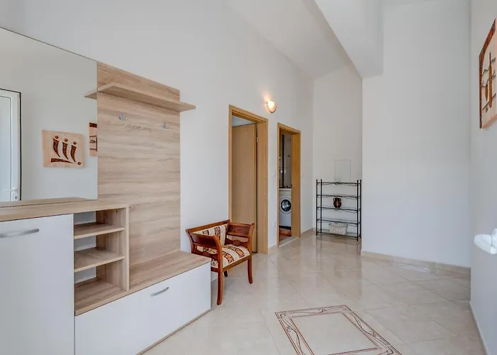Sans Souci Apartment Split